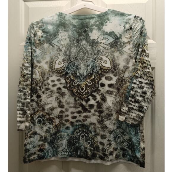 Chico's Zenergy Size Large (2) Artsy Rhinestone 3/4 Sleeves w/ Eyelet Detail Top - Picture 3 of 6